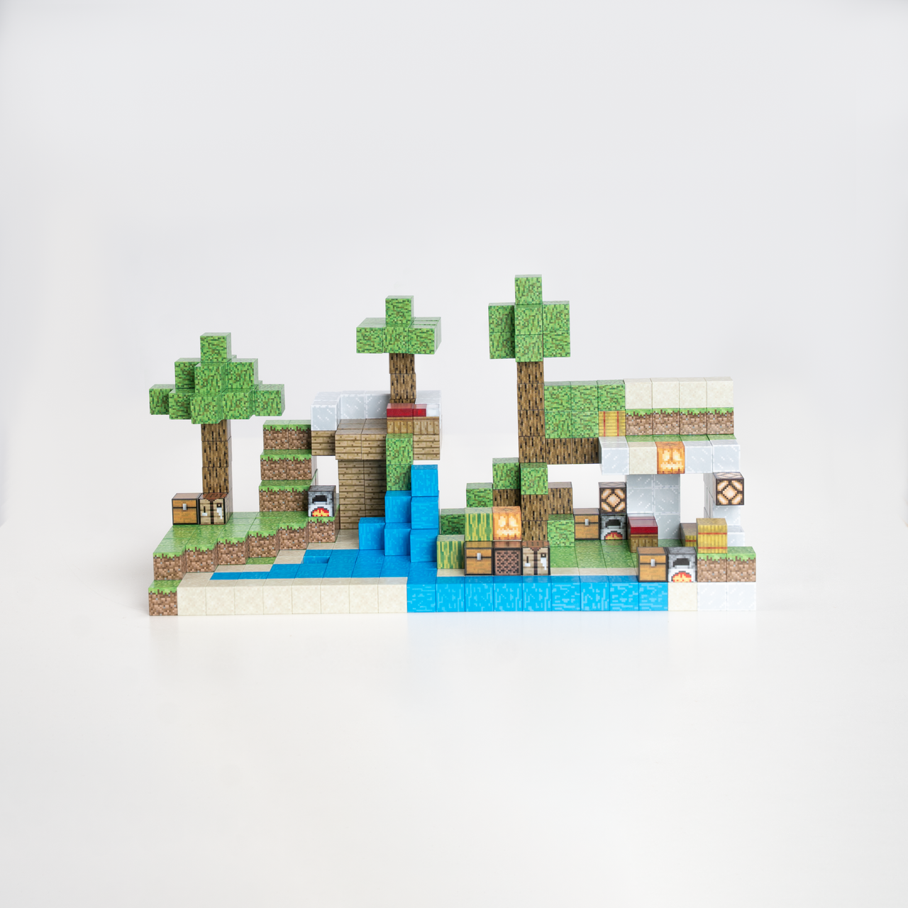 Magnetic Building Blocks - Wooden house (80pcs) +3 Random Figures