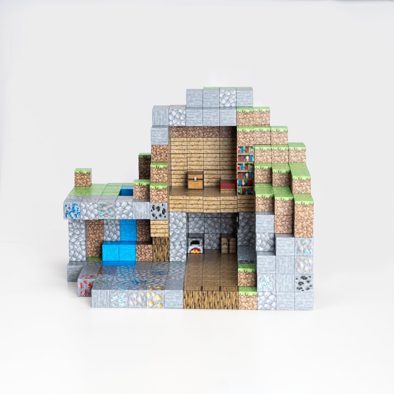 Magnetic Building Blocks - Wooden house (80pcs) +3 Random Figures
